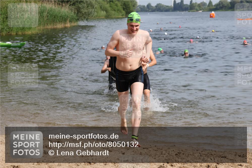15.06.2025 - 27. Vierlanden-Triathlon Lena Gebhardt http://msf.ph/oto/8050132 15.06.2025 09:56:43 Schwimmen 254, 258, 275, 276, 281, 286, 301, 320, 341 meine-sportfotos.de