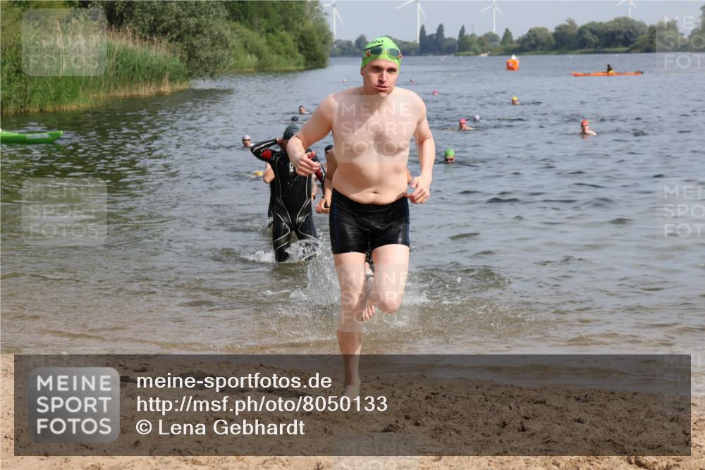 15.06.2025 - 27. Vierlanden-Triathlon Lena Gebhardt http://msf.ph/oto/8050133 15.06.2025 09:56:43 Schwimmen 254, 258, 275, 276, 281, 286, 301, 320, 341 meine-sportfotos.de