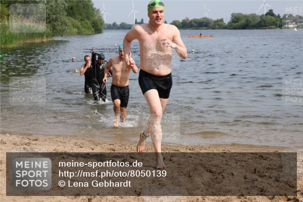 15.06.2025 - 27. Vierlanden-Triathlon Lena Gebhardt http://msf.ph/oto/8050139 15.06.2025 09:56:44 Schwimmen 254, 258, 275, 276, 281, 286, 301, 320, 341 meine-sportfotos.de