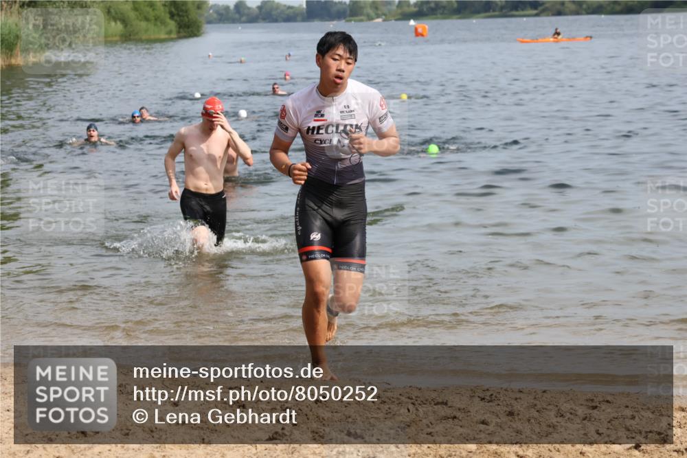 15.06.2025 - 27. Vierlanden-Triathlon Lena Gebhardt http://msf.ph/oto/8050252 15.06.2025 09:57:16 Schwimmen 263, 293, 296, 343 meine-sportfotos.de