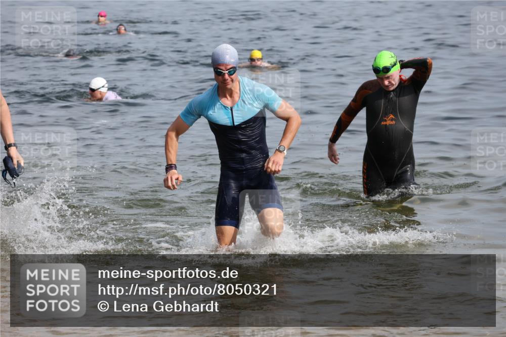 15.06.2025 - 27. Vierlanden-Triathlon Lena Gebhardt http://msf.ph/oto/8050321 15.06.2025 09:57:34 Schwimmen 287, 298, 309, 324, 340 meine-sportfotos.de