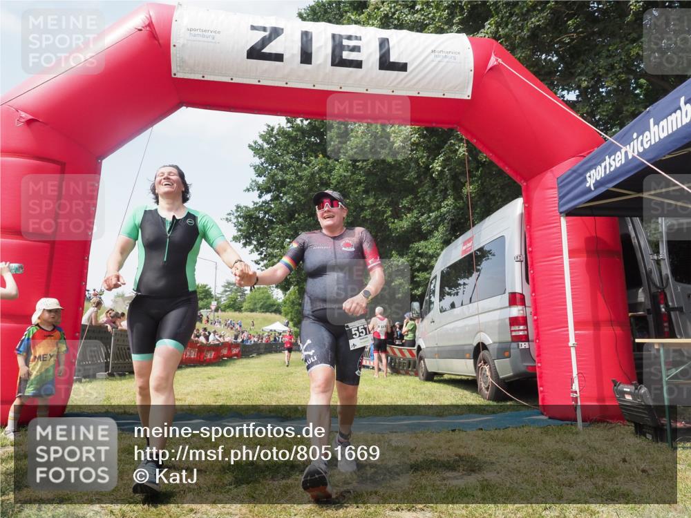 21.06.2025 - 27. Vierlanden-Triathlon KatJ http://msf.ph/oto/8051669 15.06.2025 11:40:18 Ziel 532, 562 meine-sportfotos.de