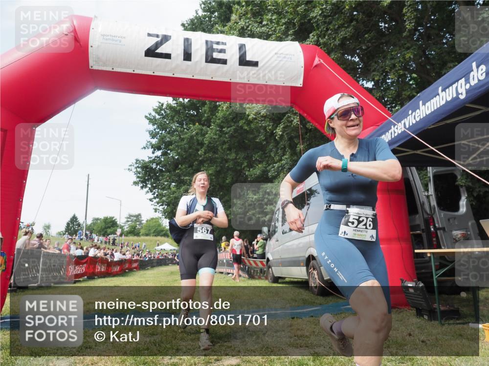 21.06.2025 - 27. Vierlanden-Triathlon KatJ http://msf.ph/oto/8051701 15.06.2025 11:40:52 Ziel 604 meine-sportfotos.de