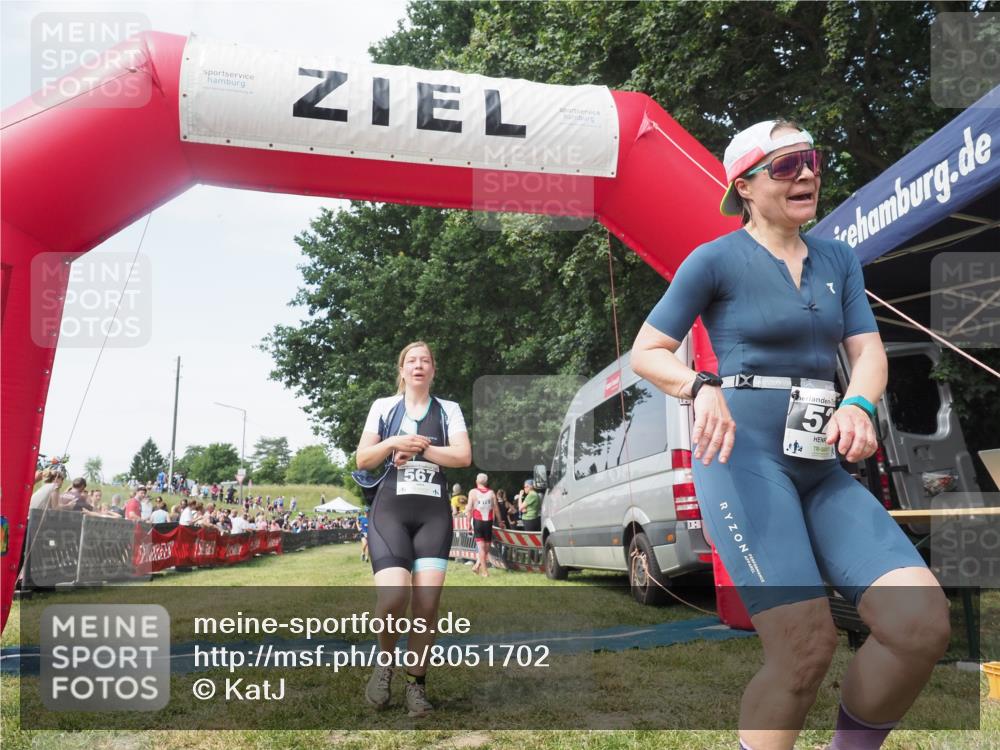 21.06.2025 - 27. Vierlanden-Triathlon KatJ http://msf.ph/oto/8051702 15.06.2025 11:40:53 Ziel 604 meine-sportfotos.de
