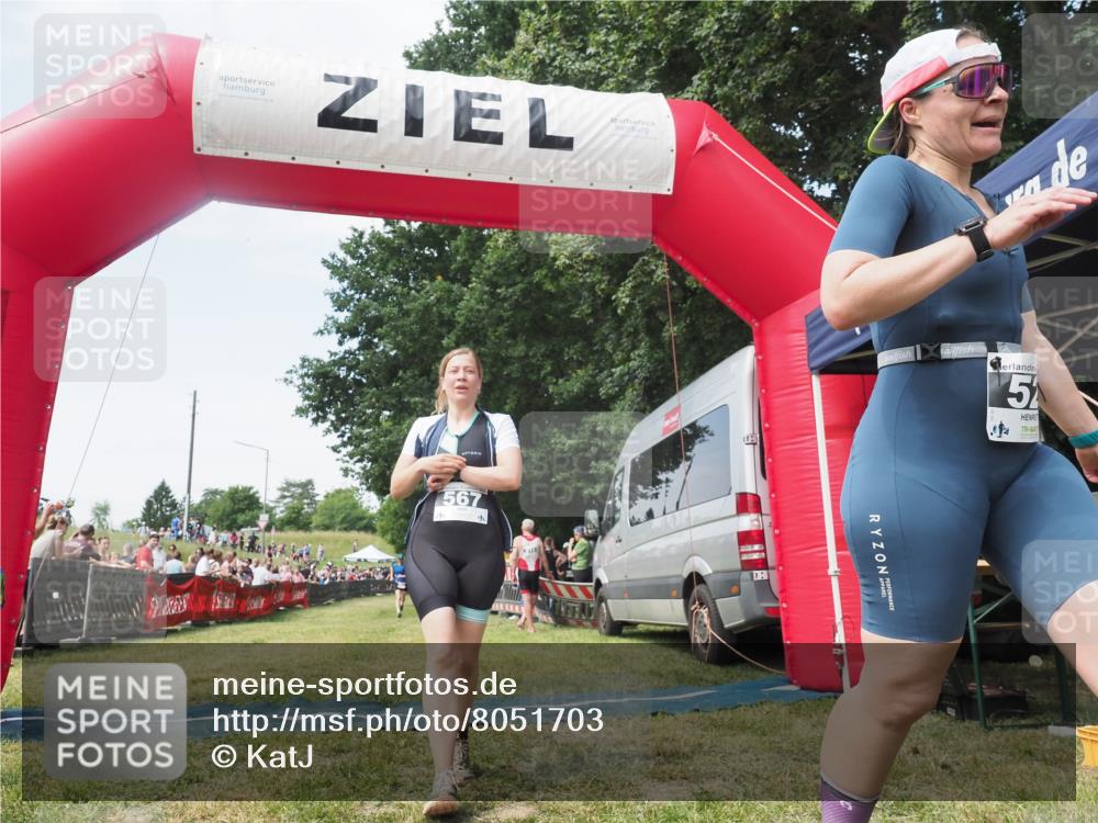 21.06.2025 - 27. Vierlanden-Triathlon KatJ http://msf.ph/oto/8051703 15.06.2025 11:40:53 Ziel 604 meine-sportfotos.de