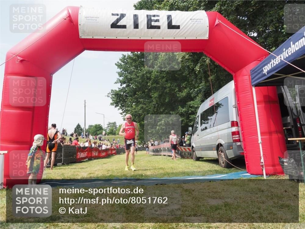 21.06.2025 - 27. Vierlanden-Triathlon KatJ http://msf.ph/oto/8051762 15.06.2025 11:41:54 Ziel 522 meine-sportfotos.de