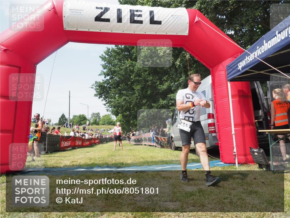 21.06.2025 - 27. Vierlanden-Triathlon KatJ http://msf.ph/oto/8051801 15.06.2025 11:42:28 Ziel 619 meine-sportfotos.de