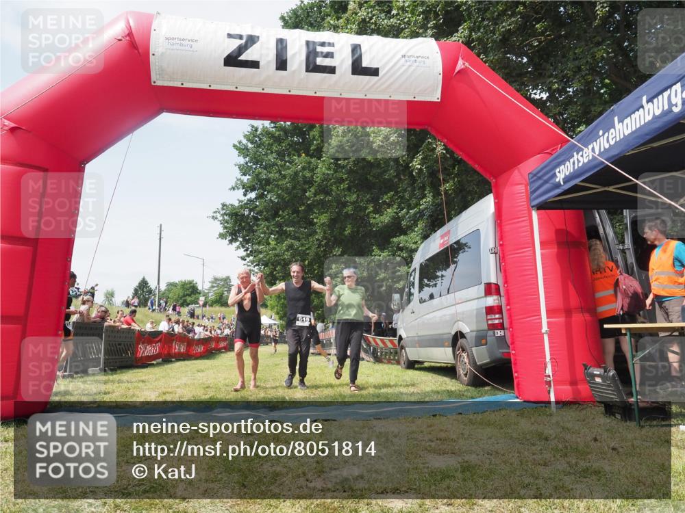21.06.2025 - 27. Vierlanden-Triathlon KatJ http://msf.ph/oto/8051814 15.06.2025 11:42:34 Ziel 569 meine-sportfotos.de