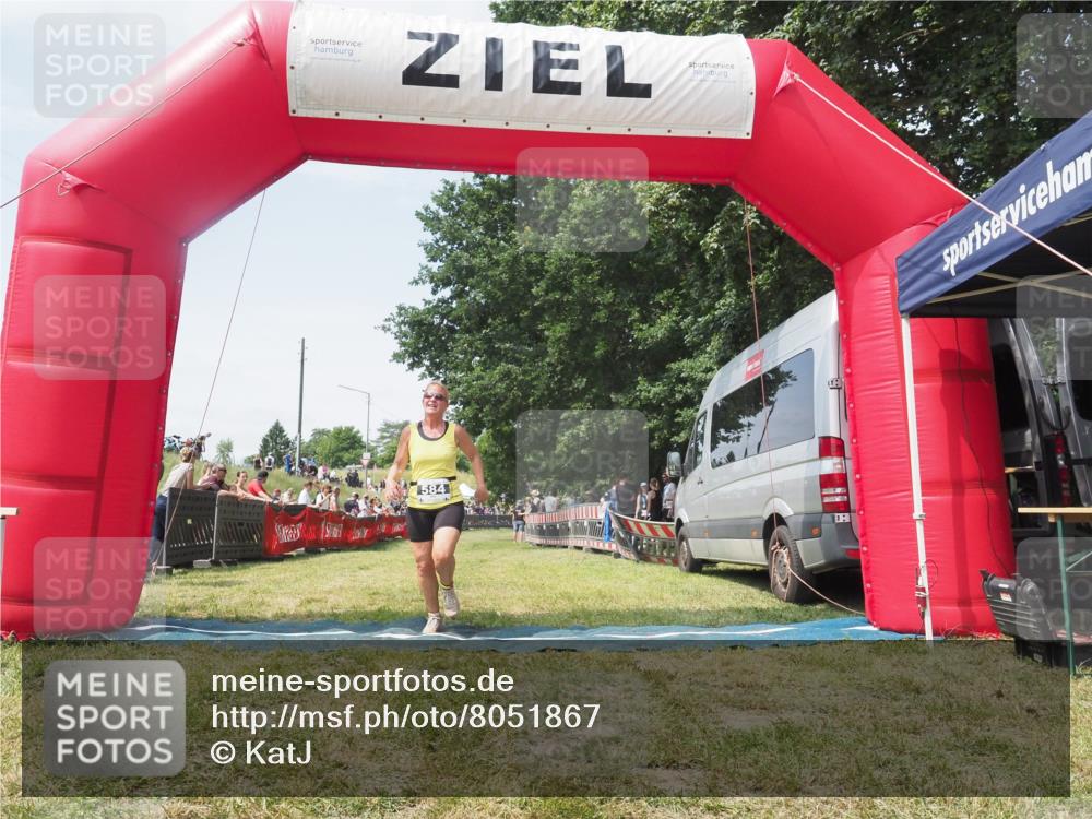 21.06.2025 - 27. Vierlanden-Triathlon KatJ http://msf.ph/oto/8051867 15.06.2025 11:43:02 Ziel  meine-sportfotos.de