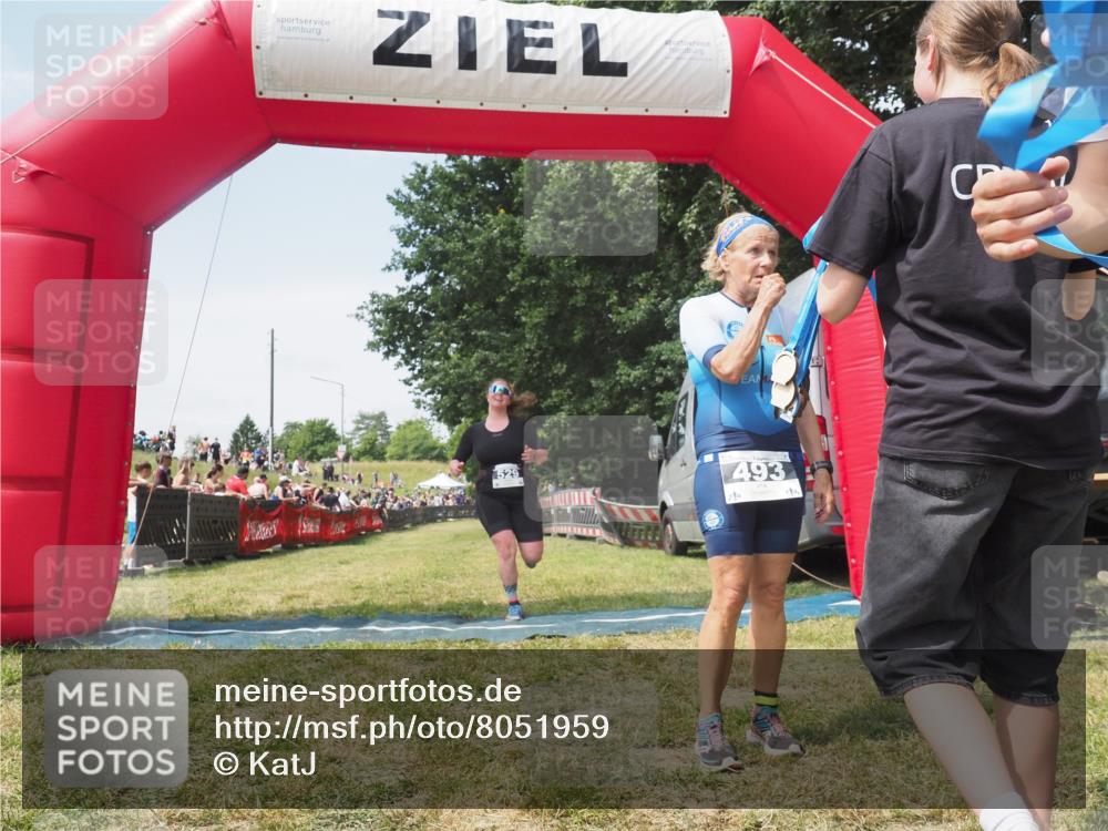 21.06.2025 - 27. Vierlanden-Triathlon KatJ http://msf.ph/oto/8051959 15.06.2025 11:44:51 Ziel  meine-sportfotos.de