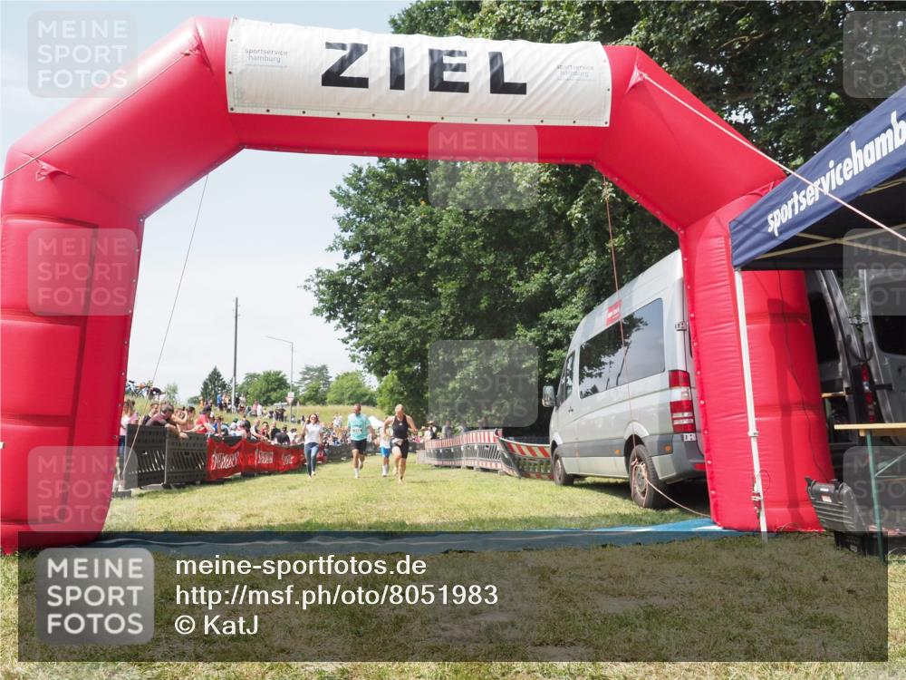 21.06.2025 - 27. Vierlanden-Triathlon KatJ http://msf.ph/oto/8051983 15.06.2025 11:45:18 Ziel 444 meine-sportfotos.de