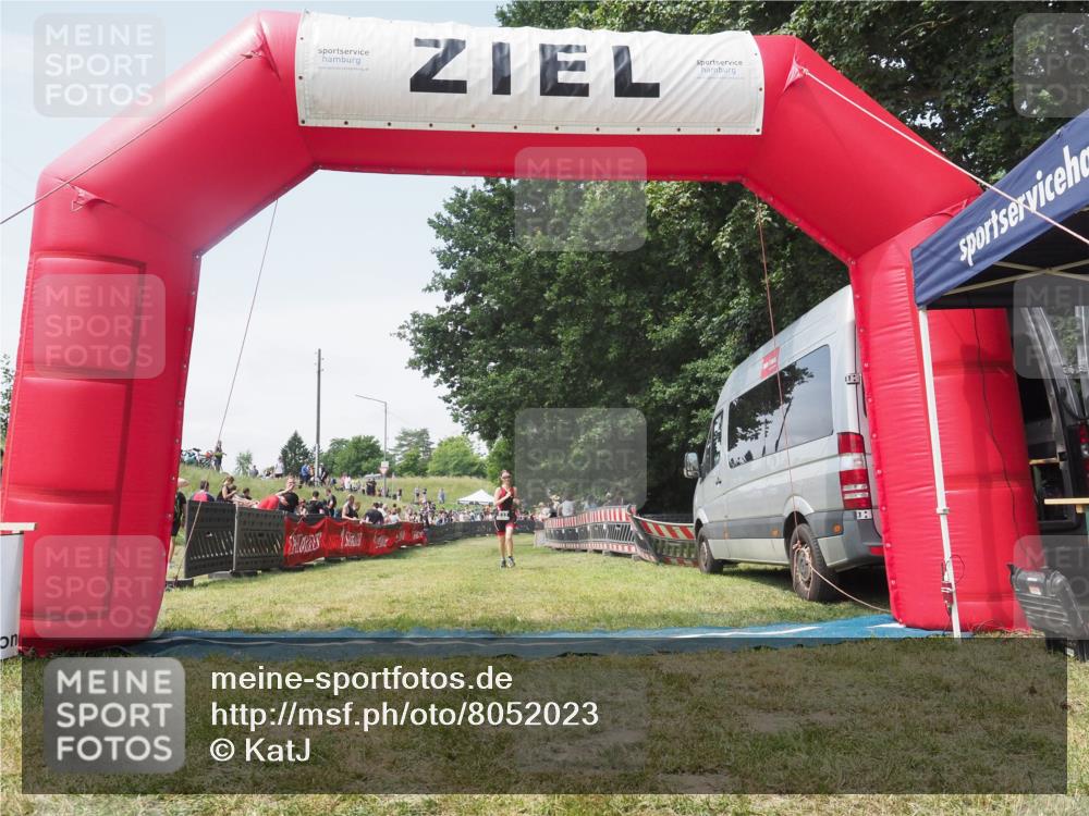21.06.2025 - 27. Vierlanden-Triathlon KatJ http://msf.ph/oto/8052023 15.06.2025 11:46:16 Ziel 533, 620 meine-sportfotos.de