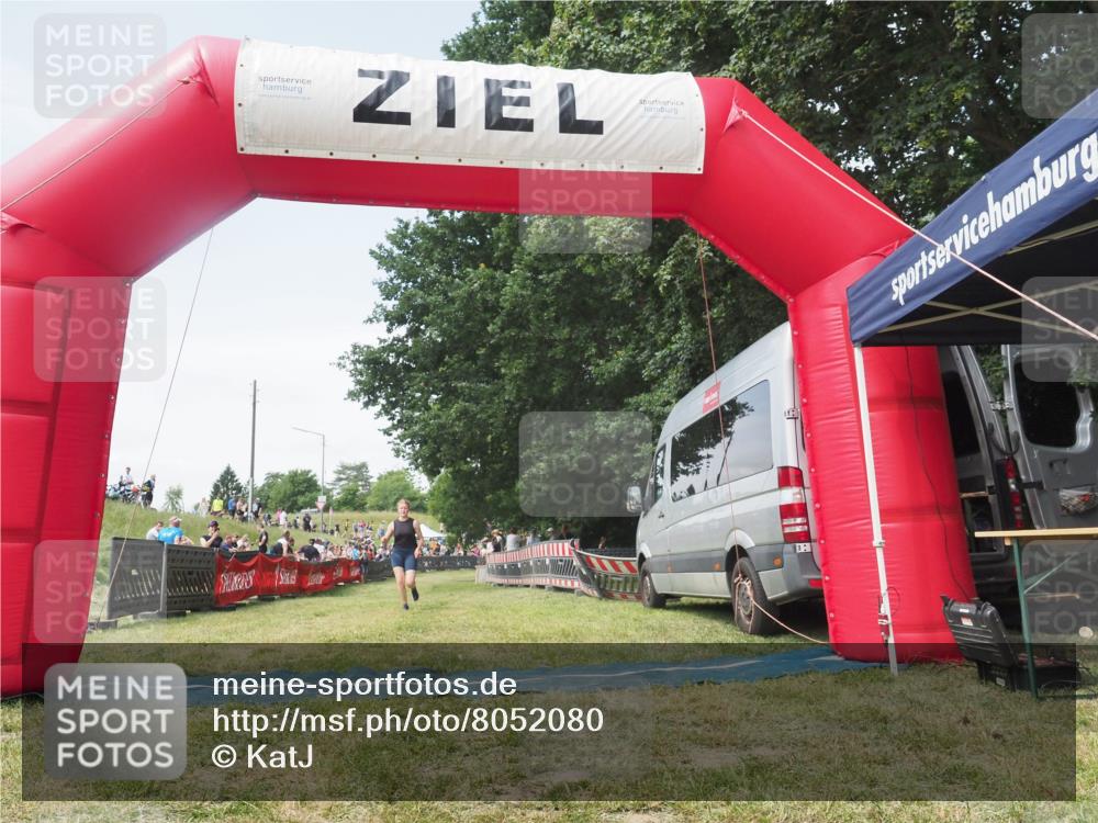 21.06.2025 - 27. Vierlanden-Triathlon KatJ http://msf.ph/oto/8052080 15.06.2025 11:46:43 Ziel  meine-sportfotos.de
