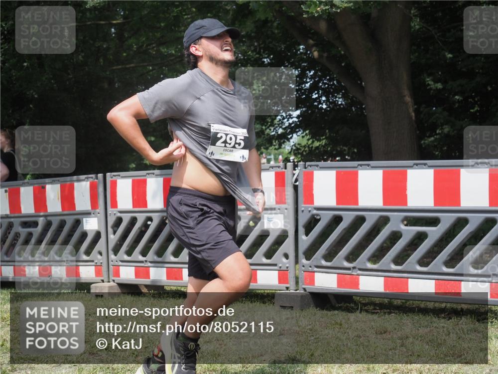 21.06.2025 - 27. Vierlanden-Triathlon KatJ http://msf.ph/oto/8052115 15.06.2025 11:48:15 Ziel 295 meine-sportfotos.de