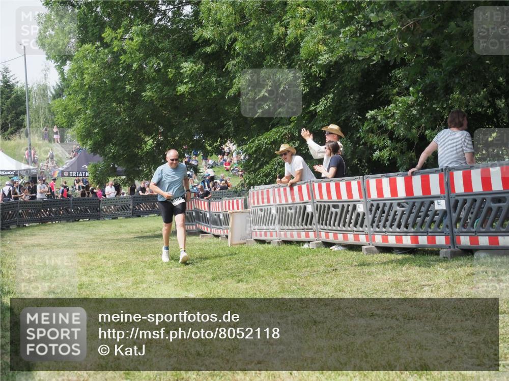 21.06.2025 - 27. Vierlanden-Triathlon KatJ http://msf.ph/oto/8052118 15.06.2025 11:48:44 Ziel 466 meine-sportfotos.de
