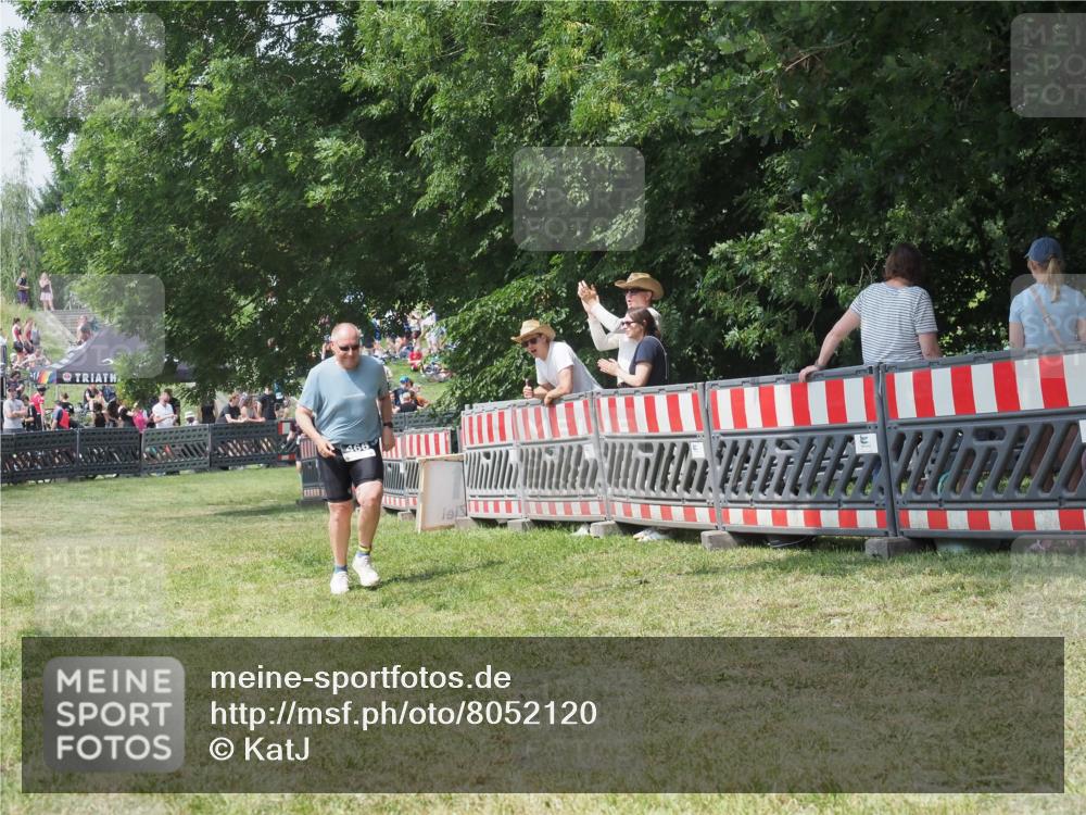 21.06.2025 - 27. Vierlanden-Triathlon KatJ http://msf.ph/oto/8052120 15.06.2025 11:48:44 Ziel 466 meine-sportfotos.de