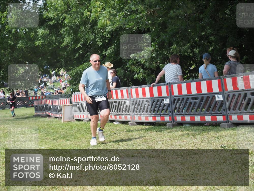 21.06.2025 - 27. Vierlanden-Triathlon KatJ http://msf.ph/oto/8052128 15.06.2025 11:48:46 Ziel 466, 510 meine-sportfotos.de