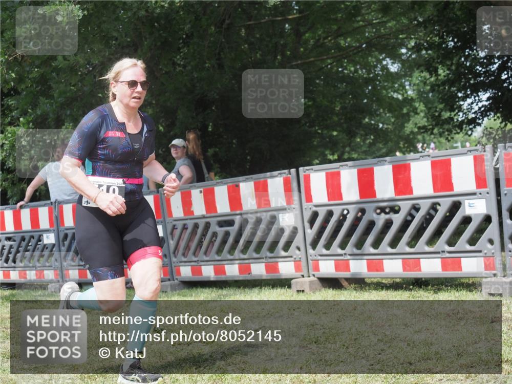 21.06.2025 - 27. Vierlanden-Triathlon KatJ http://msf.ph/oto/8052145 15.06.2025 11:48:56 Ziel 510 meine-sportfotos.de