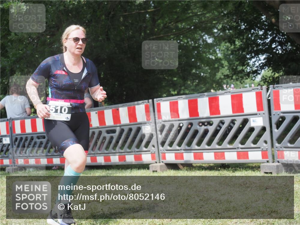21.06.2025 - 27. Vierlanden-Triathlon KatJ http://msf.ph/oto/8052146 15.06.2025 11:48:56 Ziel 510 meine-sportfotos.de