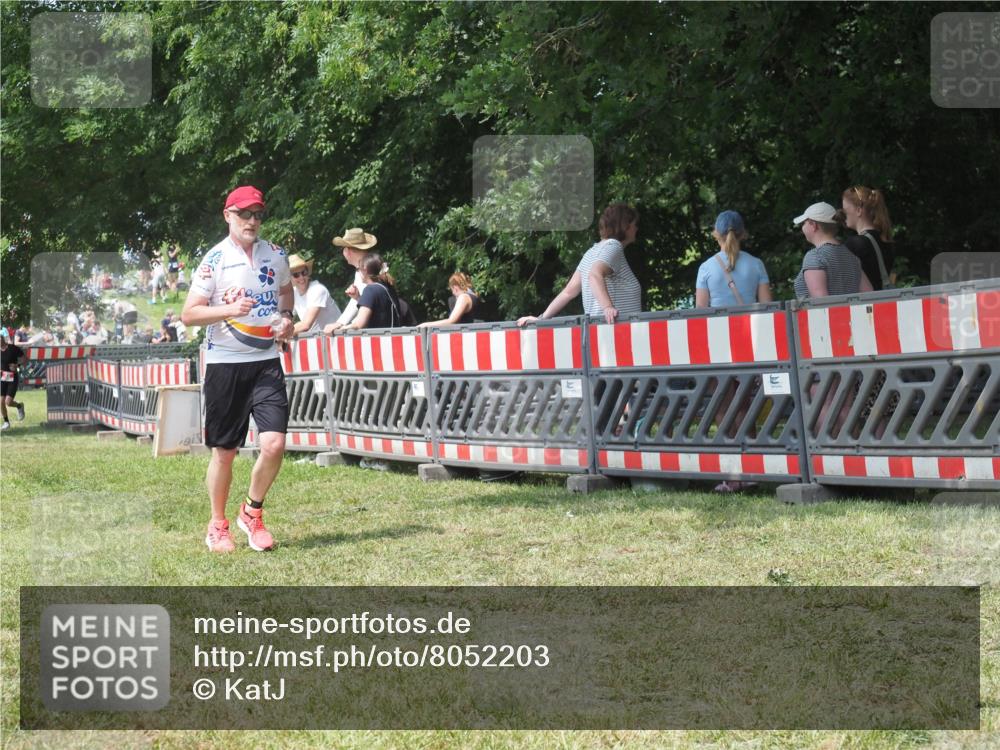 21.06.2025 - 27. Vierlanden-Triathlon KatJ http://msf.ph/oto/8052203 15.06.2025 11:51:04 Ziel 371 meine-sportfotos.de