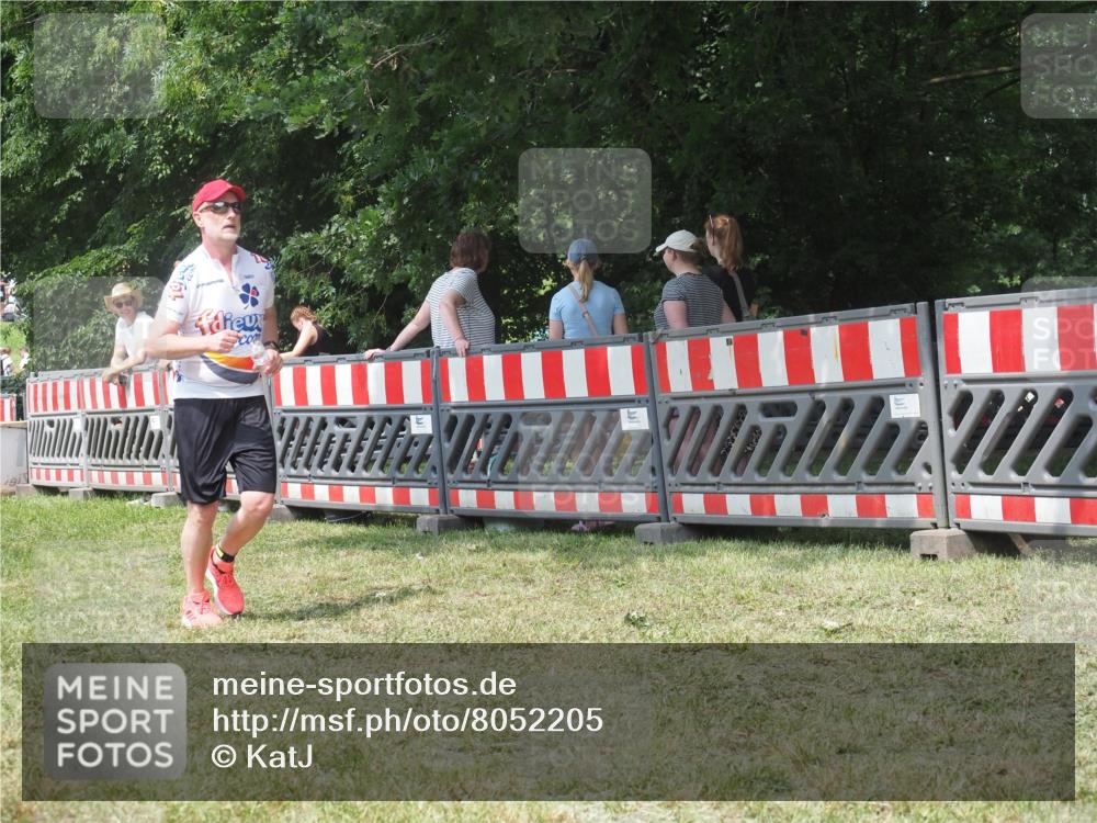 21.06.2025 - 27. Vierlanden-Triathlon KatJ http://msf.ph/oto/8052205 15.06.2025 11:51:05 Ziel 371 meine-sportfotos.de