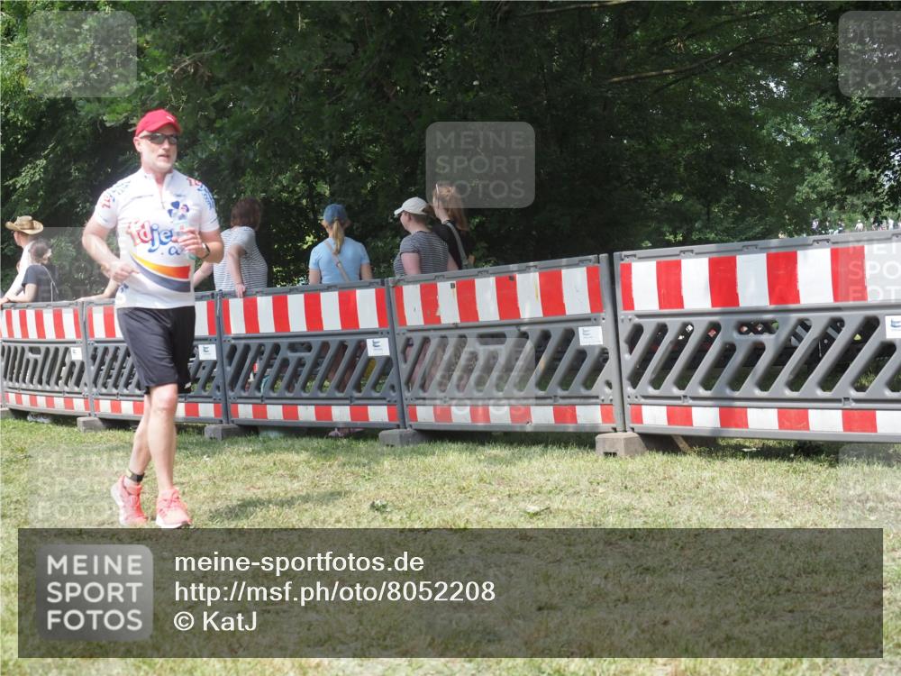 21.06.2025 - 27. Vierlanden-Triathlon KatJ http://msf.ph/oto/8052208 15.06.2025 11:51:05 Ziel 371 meine-sportfotos.de