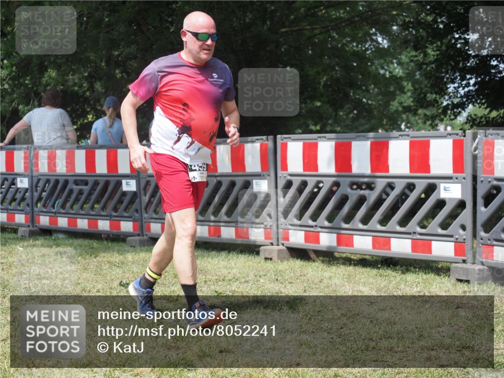 21.06.2025 - 27. Vierlanden-Triathlon KatJ http://msf.ph/oto/8052241 15.06.2025 11:52:49 Ziel 459, 593, 616 meine-sportfotos.de