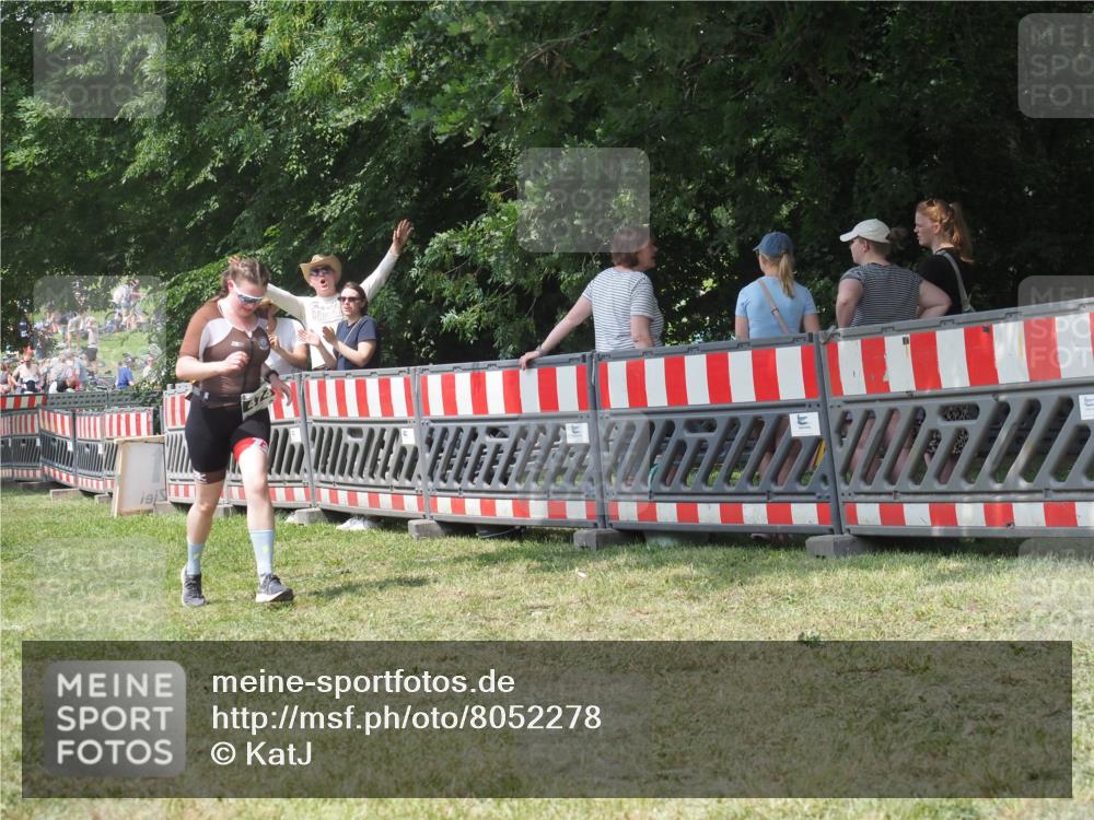 21.06.2025 - 27. Vierlanden-Triathlon KatJ http://msf.ph/oto/8052278 15.06.2025 11:54:15 Ziel 474 meine-sportfotos.de