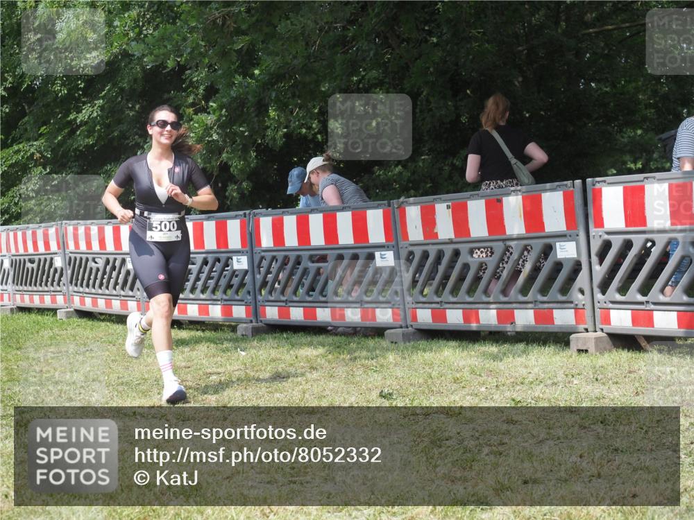 21.06.2025 - 27. Vierlanden-Triathlon KatJ http://msf.ph/oto/8052332 15.06.2025 11:55:17 Ziel 500 meine-sportfotos.de