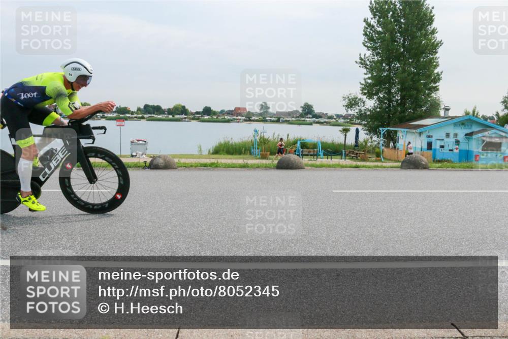 15.06.2025 - 27. Vierlanden-Triathlon H.Heesch http://msf.ph/oto/8052345 15.06.2025 10:56:59 Radfahren 94, 150, 451, 767 meine-sportfotos.de