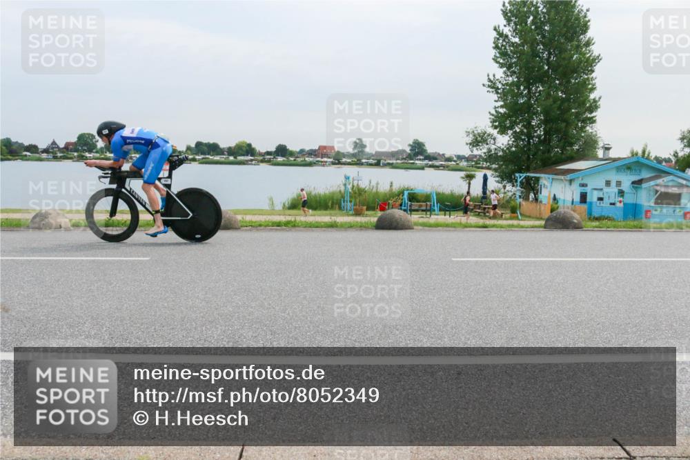 15.06.2025 - 27. Vierlanden-Triathlon H.Heesch http://msf.ph/oto/8052349 15.06.2025 10:57:00 Radfahren 94, 150, 451, 767 meine-sportfotos.de
