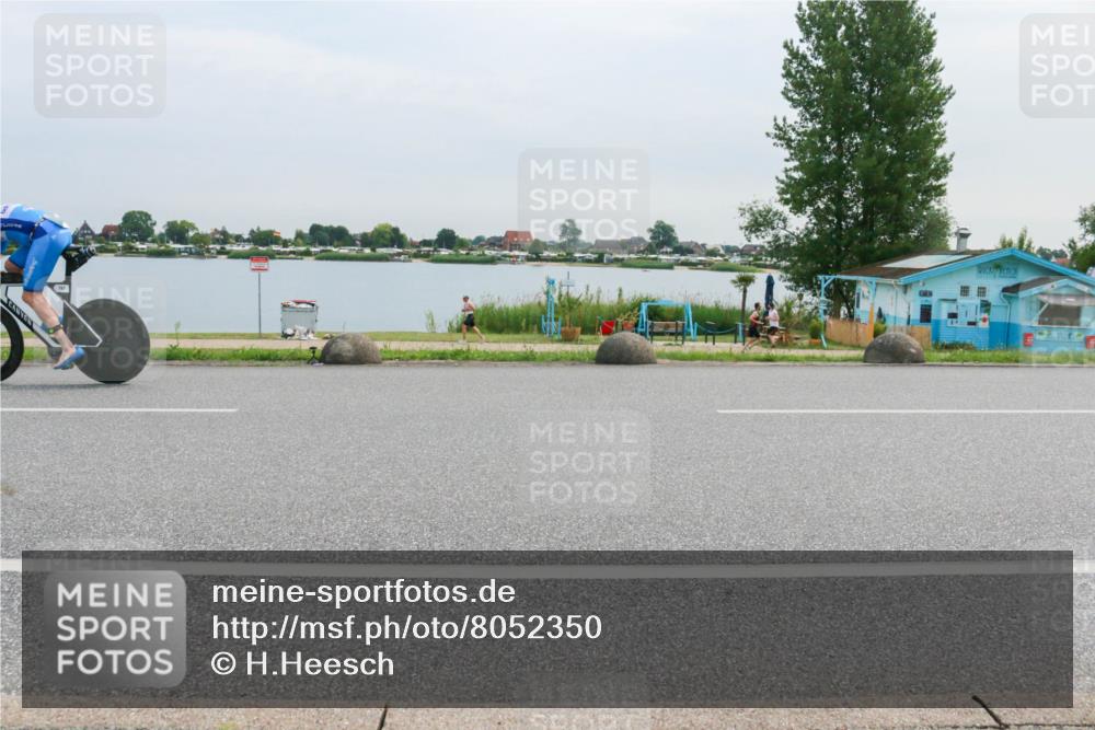 15.06.2025 - 27. Vierlanden-Triathlon H.Heesch http://msf.ph/oto/8052350 15.06.2025 10:57:01 Radfahren 94, 150, 451, 767 meine-sportfotos.de