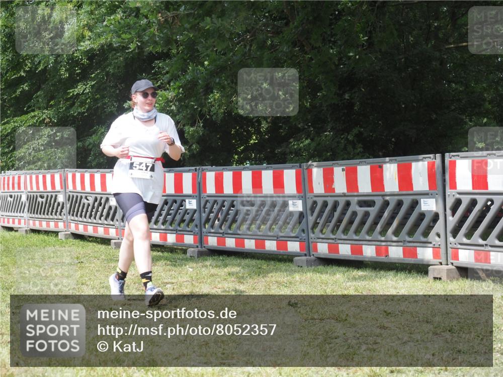 21.06.2025 - 27. Vierlanden-Triathlon KatJ http://msf.ph/oto/8052357 15.06.2025 11:55:51 Ziel 547 meine-sportfotos.de
