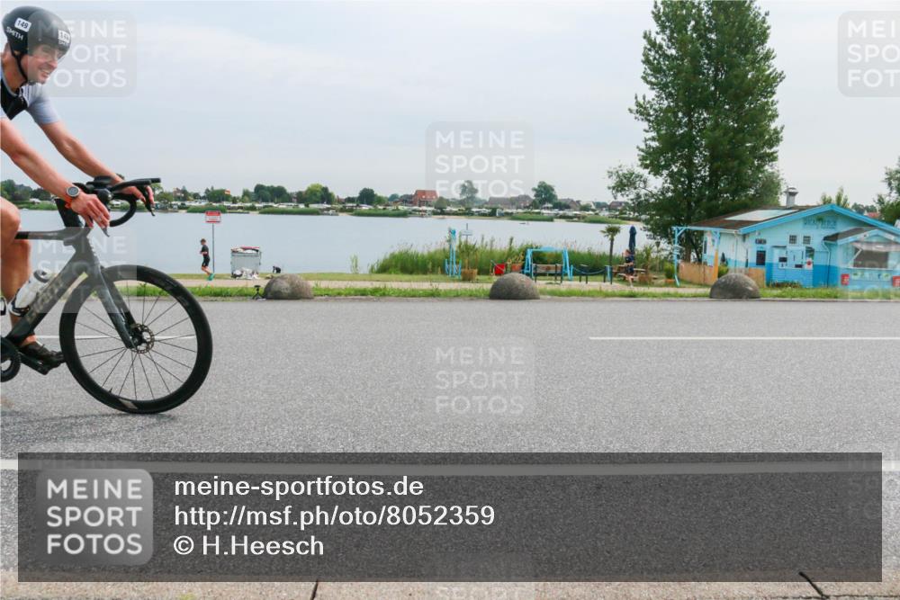 15.06.2025 - 27. Vierlanden-Triathlon H.Heesch http://msf.ph/oto/8052359 15.06.2025 10:57:28 Radfahren 149, 491, 566 meine-sportfotos.de
