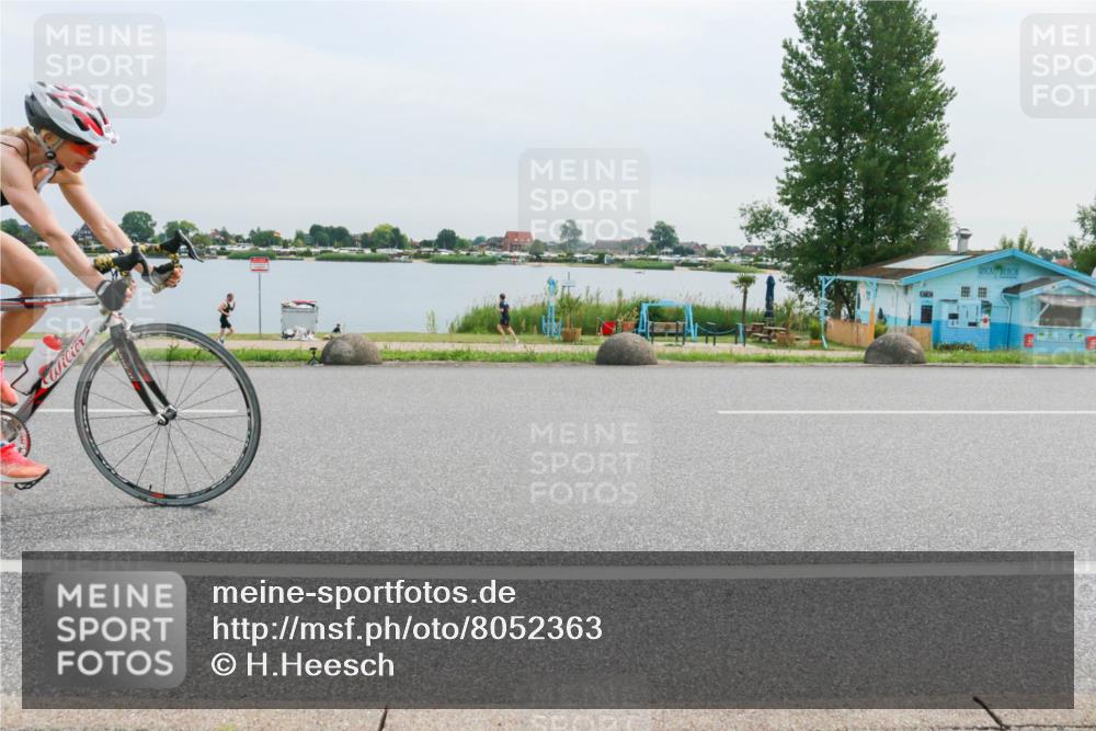 15.06.2025 - 27. Vierlanden-Triathlon H.Heesch http://msf.ph/oto/8052363 15.06.2025 10:57:31 Radfahren 149, 491, 1395 meine-sportfotos.de