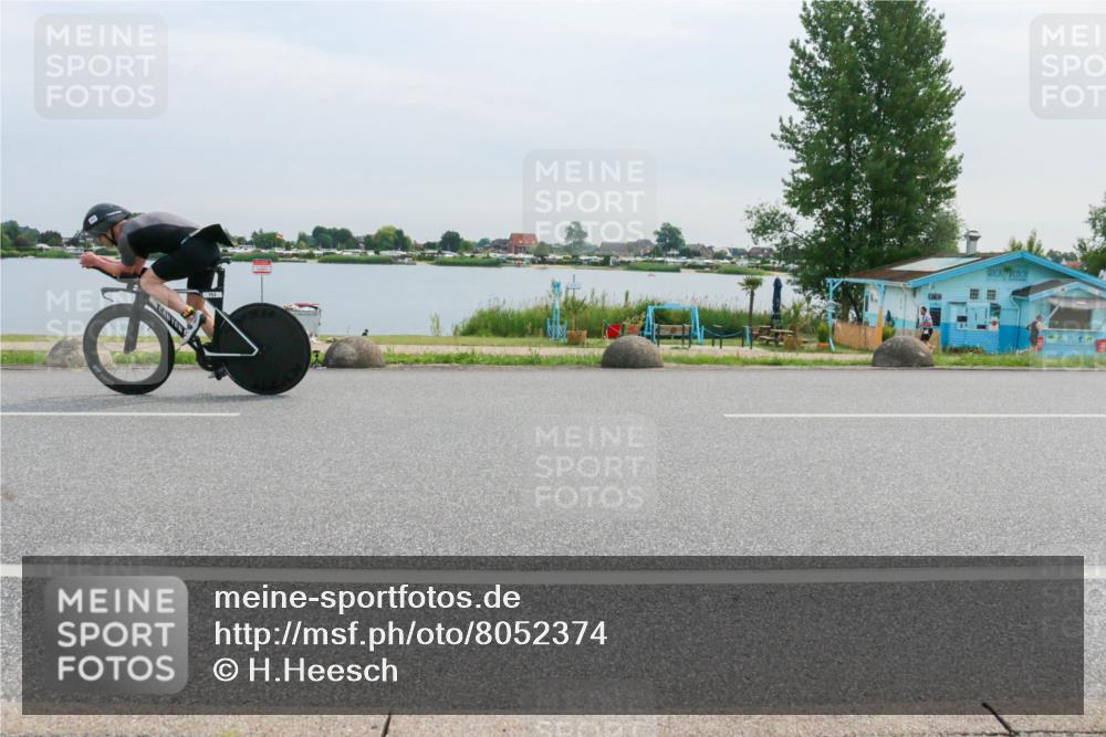 15.06.2025 - 27. Vierlanden-Triathlon H.Heesch http://msf.ph/oto/8052374 15.06.2025 10:57:39 Radfahren 48, 494, 507, 753 meine-sportfotos.de