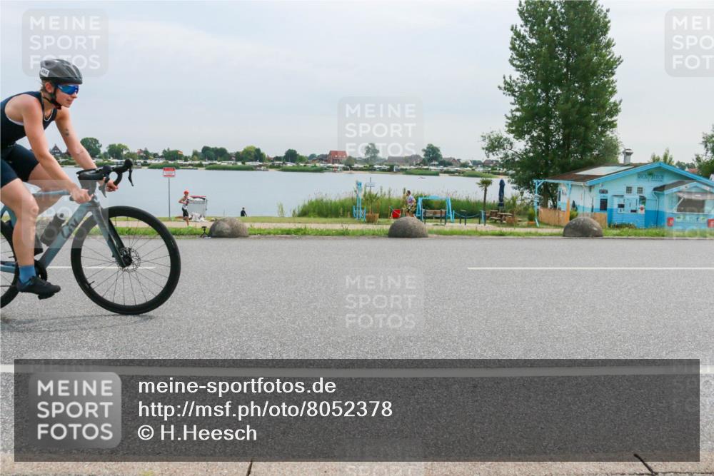 15.06.2025 - 27. Vierlanden-Triathlon H.Heesch http://msf.ph/oto/8052378 15.06.2025 10:57:42 Radfahren 48, 494, 753 meine-sportfotos.de