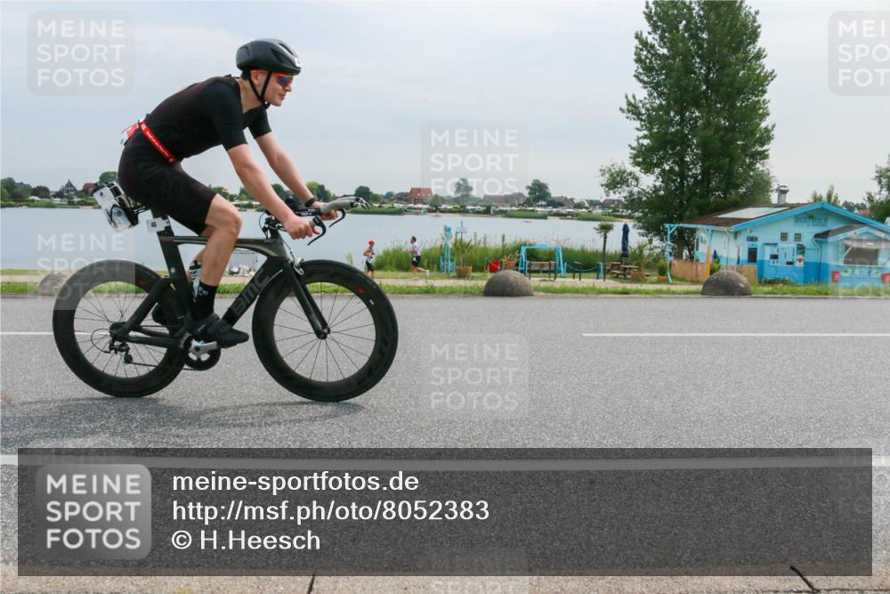 15.06.2025 - 27. Vierlanden-Triathlon H.Heesch http://msf.ph/oto/8052383 15.06.2025 10:57:44 Radfahren 48, 494, 508, 555, 753 meine-sportfotos.de