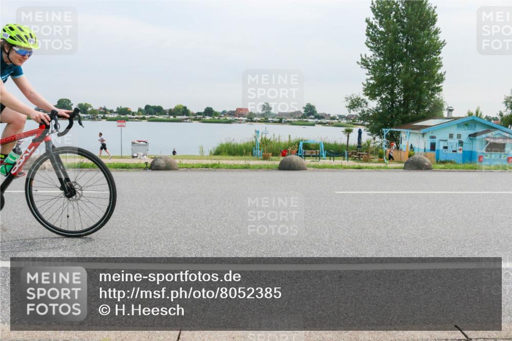 15.06.2025 - 27. Vierlanden-Triathlon H.Heesch http://msf.ph/oto/8052385 15.06.2025 10:57:47 Radfahren 48, 508, 555 meine-sportfotos.de