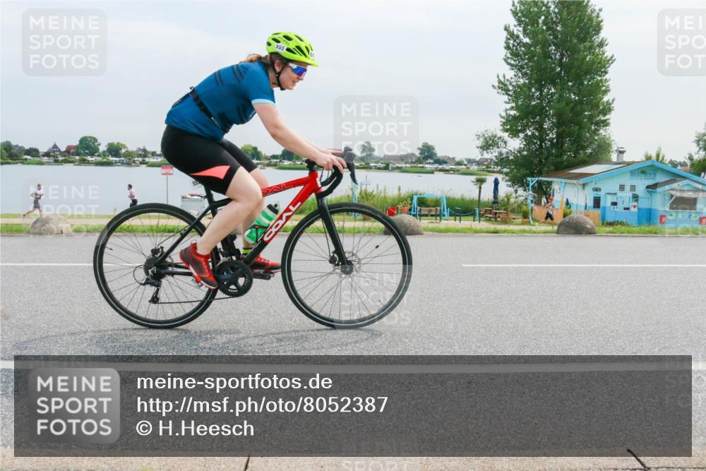 15.06.2025 - 27. Vierlanden-Triathlon H.Heesch http://msf.ph/oto/8052387 15.06.2025 10:57:47 Radfahren 48, 508, 555 meine-sportfotos.de