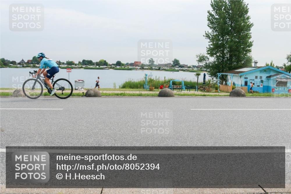 15.06.2025 - 27. Vierlanden-Triathlon H.Heesch http://msf.ph/oto/8052394 15.06.2025 10:57:50 Radfahren 215, 508, 555 meine-sportfotos.de