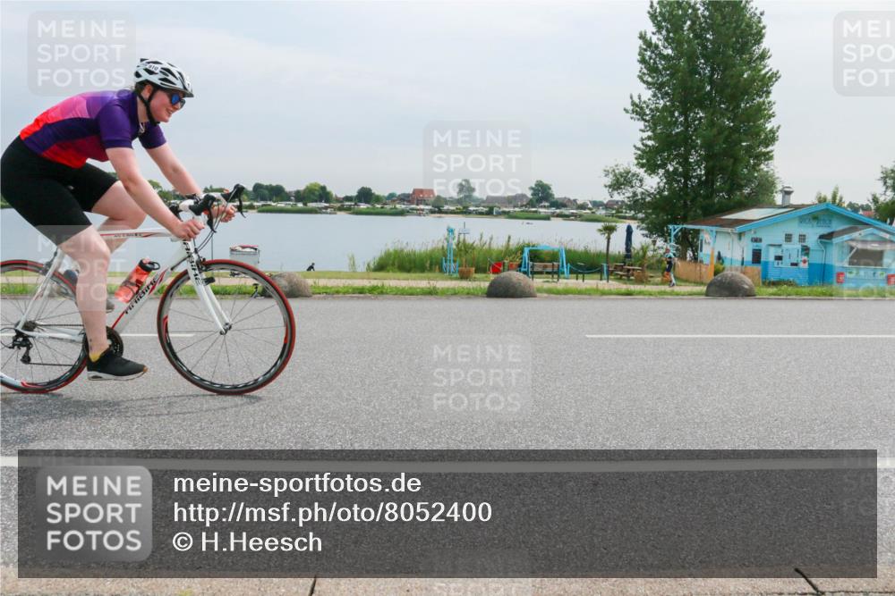 15.06.2025 - 27. Vierlanden-Triathlon H.Heesch http://msf.ph/oto/8052400 15.06.2025 10:58:03 Radfahren 511, 554, 610 meine-sportfotos.de