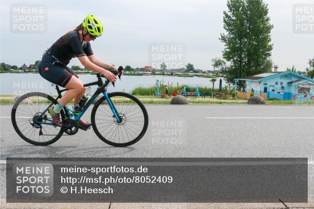 15.06.2025 - 27. Vierlanden-Triathlon H.Heesch http://msf.ph/oto/8052409 15.06.2025 10:58:07 Radfahren 475, 511, 554, 610 meine-sportfotos.de