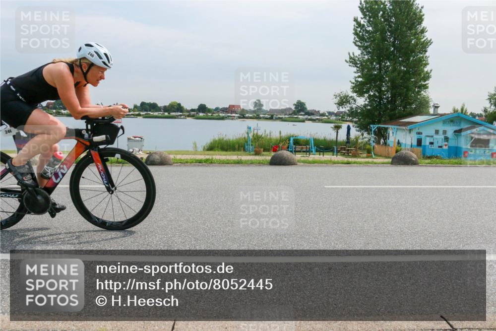 15.06.2025 - 27. Vierlanden-Triathlon H.Heesch http://msf.ph/oto/8052445 15.06.2025 10:58:46 Radfahren 246 meine-sportfotos.de