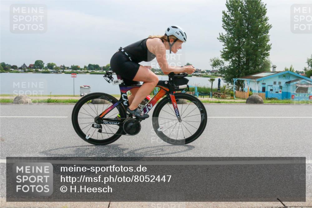 15.06.2025 - 27. Vierlanden-Triathlon H.Heesch http://msf.ph/oto/8052447 15.06.2025 10:58:46 Radfahren 246 meine-sportfotos.de