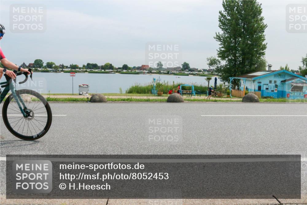 15.06.2025 - 27. Vierlanden-Triathlon H.Heesch http://msf.ph/oto/8052453 15.06.2025 10:58:55 Radfahren 23, 471, 477, 595 meine-sportfotos.de