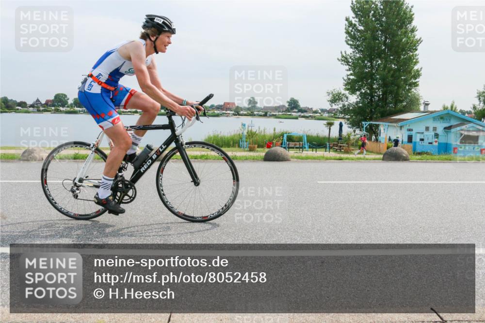 15.06.2025 - 27. Vierlanden-Triathlon H.Heesch http://msf.ph/oto/8052458 15.06.2025 10:58:57 Radfahren 23, 471, 477, 595 meine-sportfotos.de