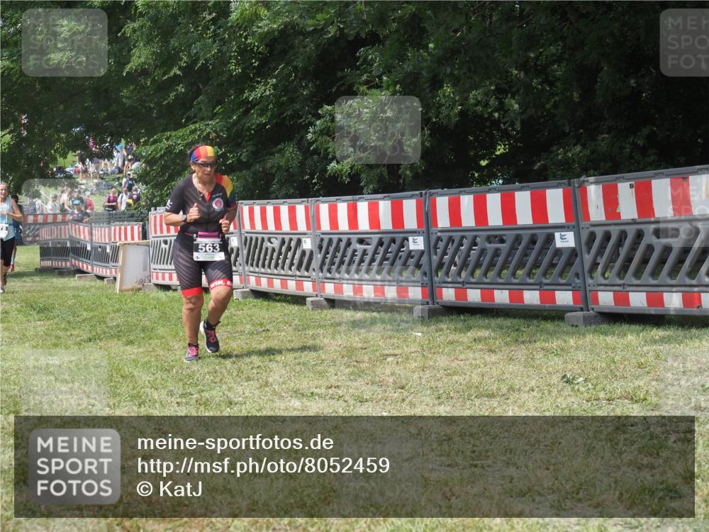 21.06.2025 - 27. Vierlanden-Triathlon KatJ http://msf.ph/oto/8052459 15.06.2025 11:57:36 Ziel 478, 563 meine-sportfotos.de
