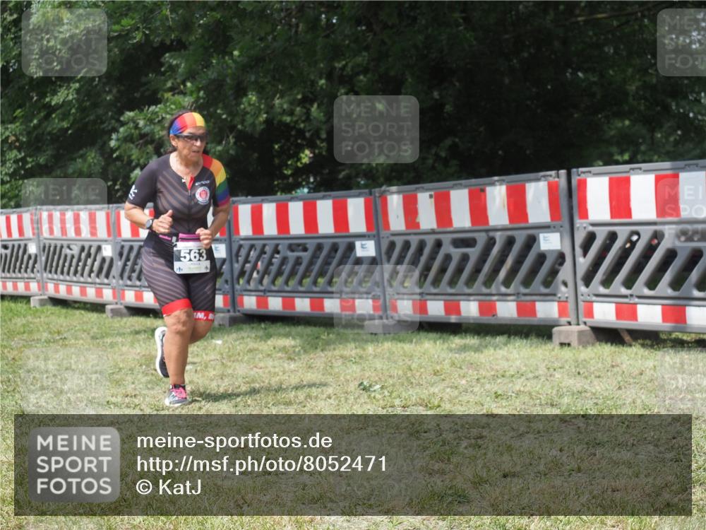 21.06.2025 - 27. Vierlanden-Triathlon KatJ http://msf.ph/oto/8052471 15.06.2025 11:57:37 Ziel 478, 563 meine-sportfotos.de