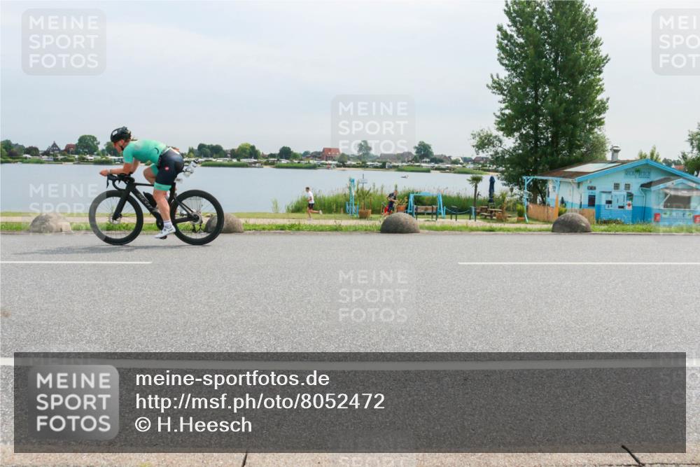 15.06.2025 - 27. Vierlanden-Triathlon H.Heesch http://msf.ph/oto/8052472 15.06.2025 10:59:08 Radfahren 247, 562, 621 meine-sportfotos.de